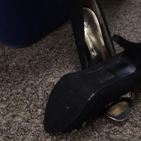 Heels 👠 - Picture 3 of 3